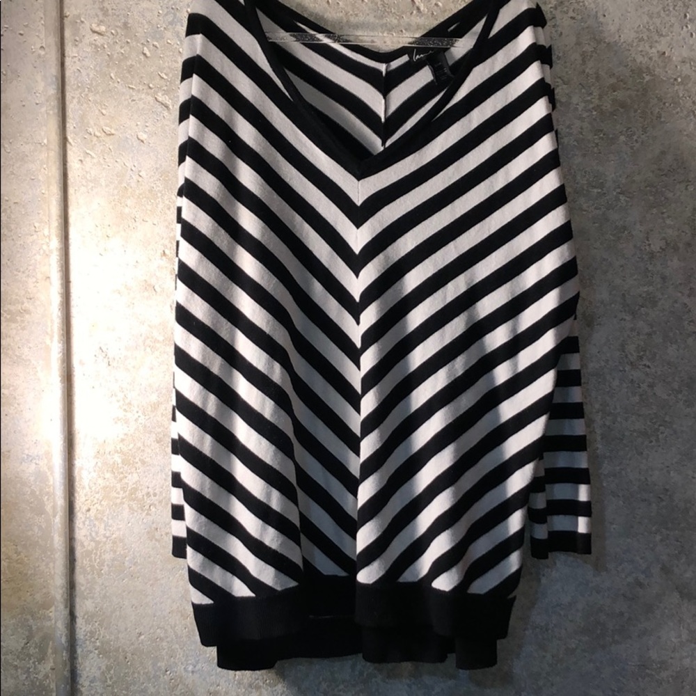 Lane Bryant black and white v neck sweater.  22/24
